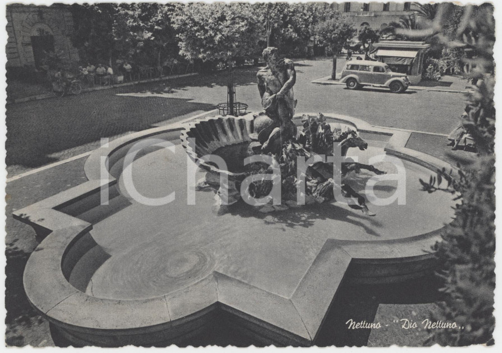 Cartolina originale da collezione 1956 NETTUNO Fontana del Nettuno in Piazza Mazzini  Cartolina ANIMATA FG VG 1