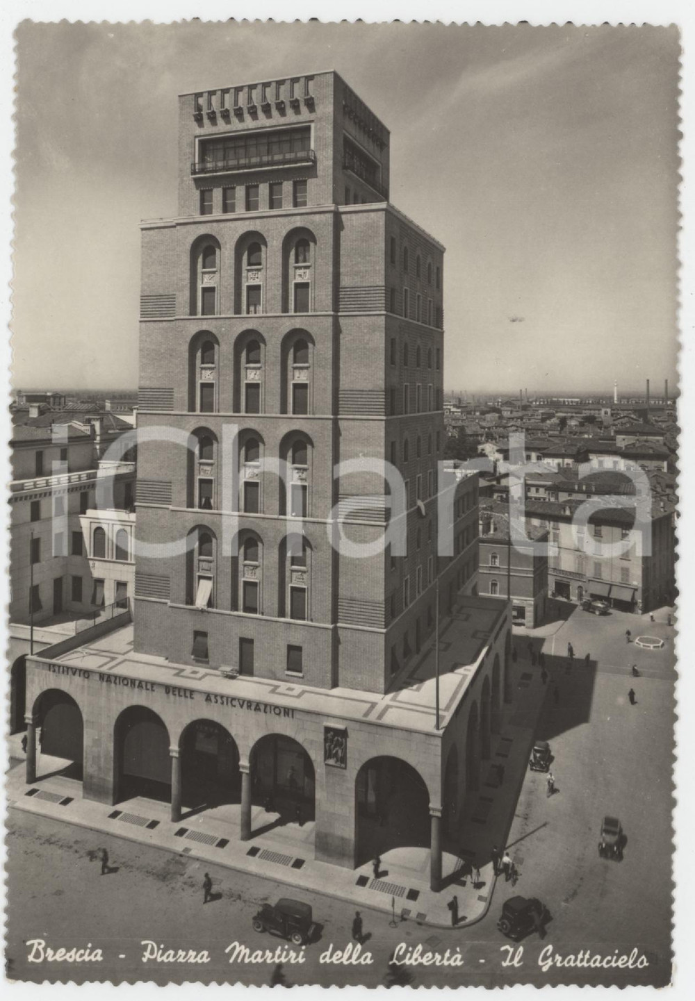 Cartolina originale da collezione 1957 BRESCIA Torrione INA in Piazza Martiri della Libertà  Cartolina ANIMATA 1