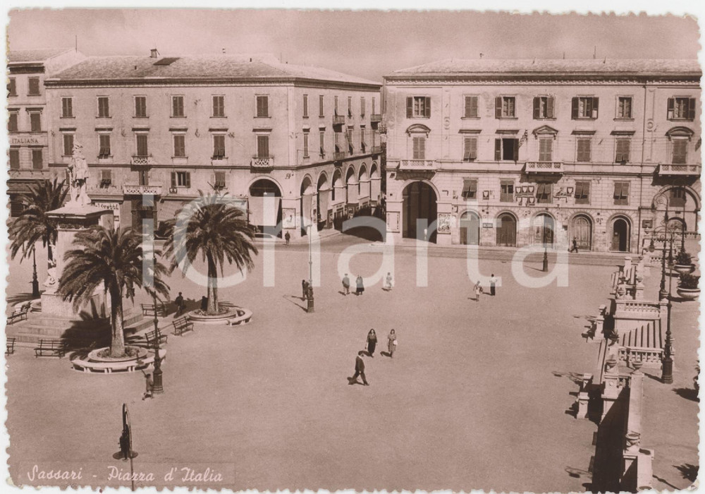 Cartolina originale da collezione 1951 SASSARI Piazza d Italia  Cartolina ANIMATA FG VG 1