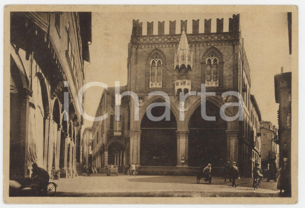 Cartolina originale da collezione 1934 BOLOGNA Palazzo della Mercanzia  Cartolina ANIMATA FG VG 1