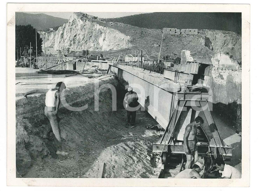 Fotografia d epoca originale 1950 ca Ponte di CAPRONA PI Cantiere  Foto animata operai 12x9 cm 1 1