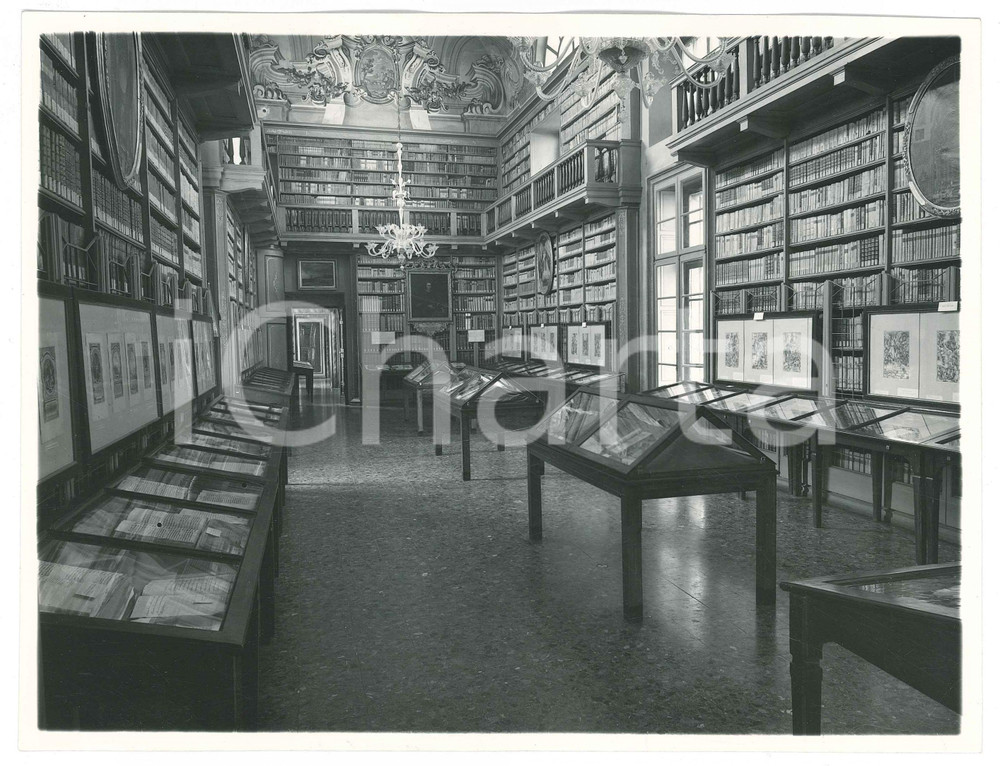 Fotografia d epoca originale 1970 ca BRESCIA Biblioteca Queriniana  Sala  Veduta 3 Foto 24x18 cm 1