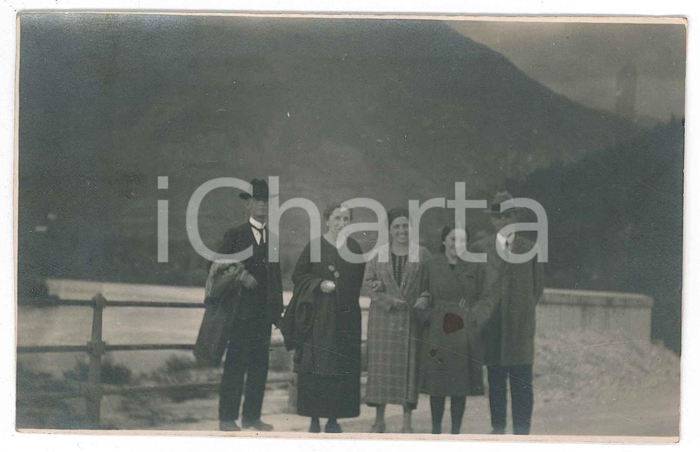 Fotografia d epoca originale 1925 TOLMINO SLOVENIA Gruppo di famiglia  Foto anonima 14x9 cm 1