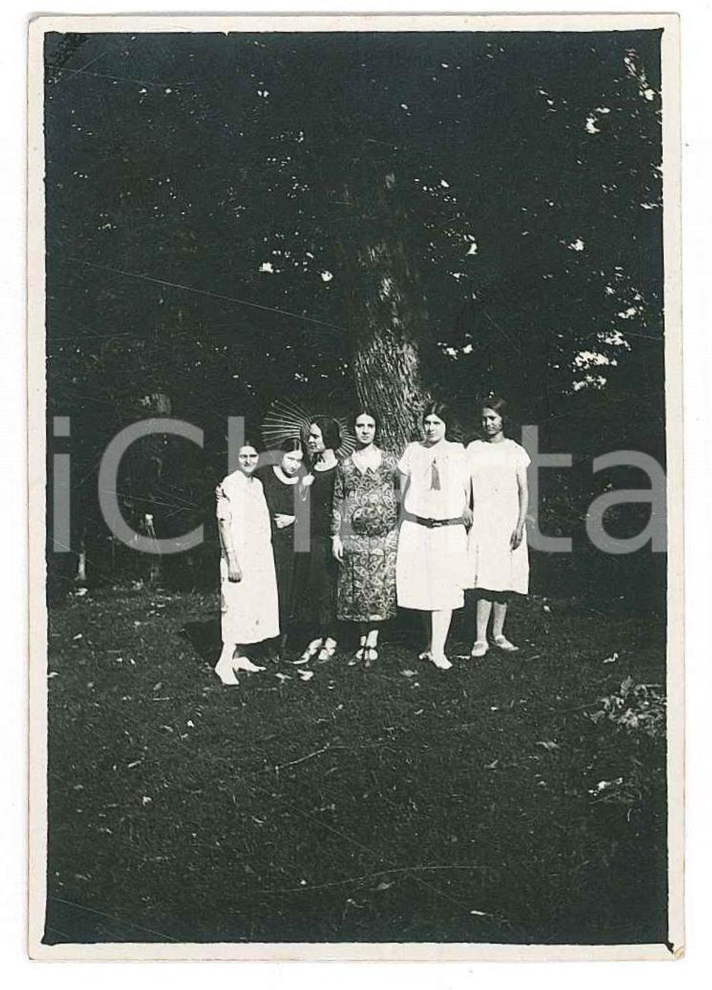 Fotografia d epoca originale 1924 GIGNESE VB PARUSCIOLA  Donne con ombrellino 1 Foto 6x8 cm 1
