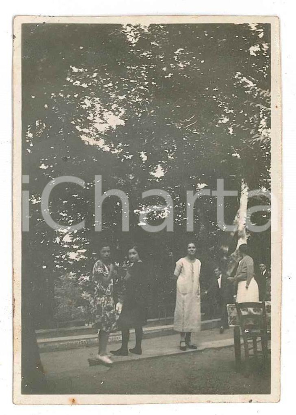 Fotografia d epoca originale 1925 GIGNESE VB PARUSCIOLA  Giovani donne in giardino 1 Foto 6x8 cm 1