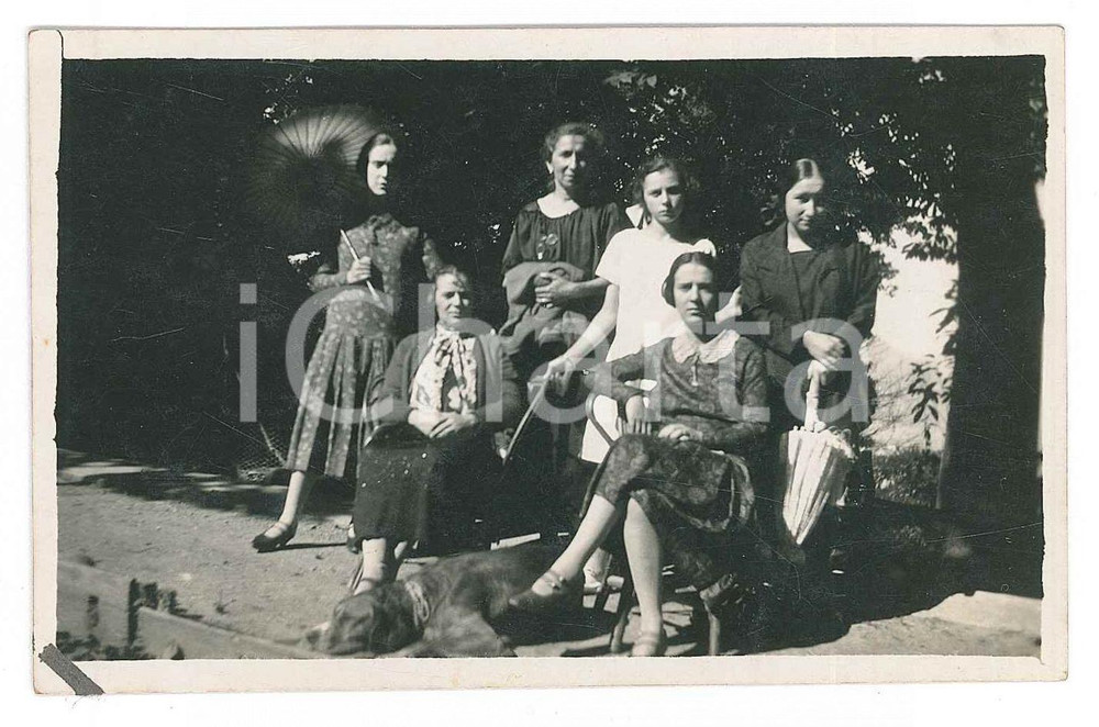 Fotografia d epoca originale 1924 GIGNESE VB PARUSCIOLA  Donne con ombrellino 2 Foto 11x7 cm 1