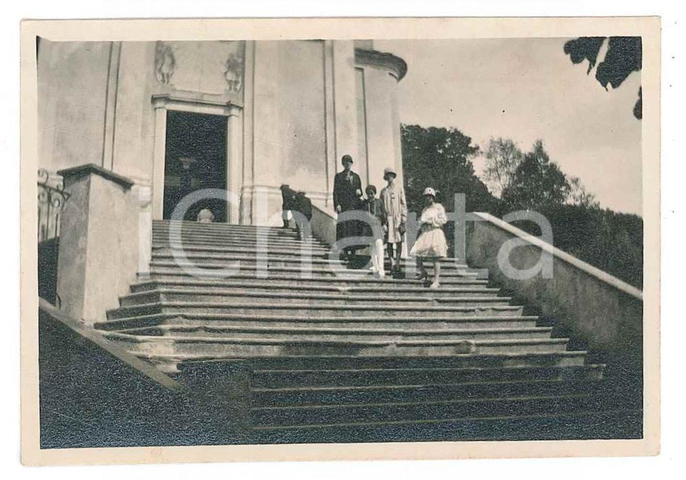 Fotografia d epoca originale 1928 GIGNESE VB Chiesa SS. Giovanni e Paolo  Famiglia  Foto 8x6 cm 1