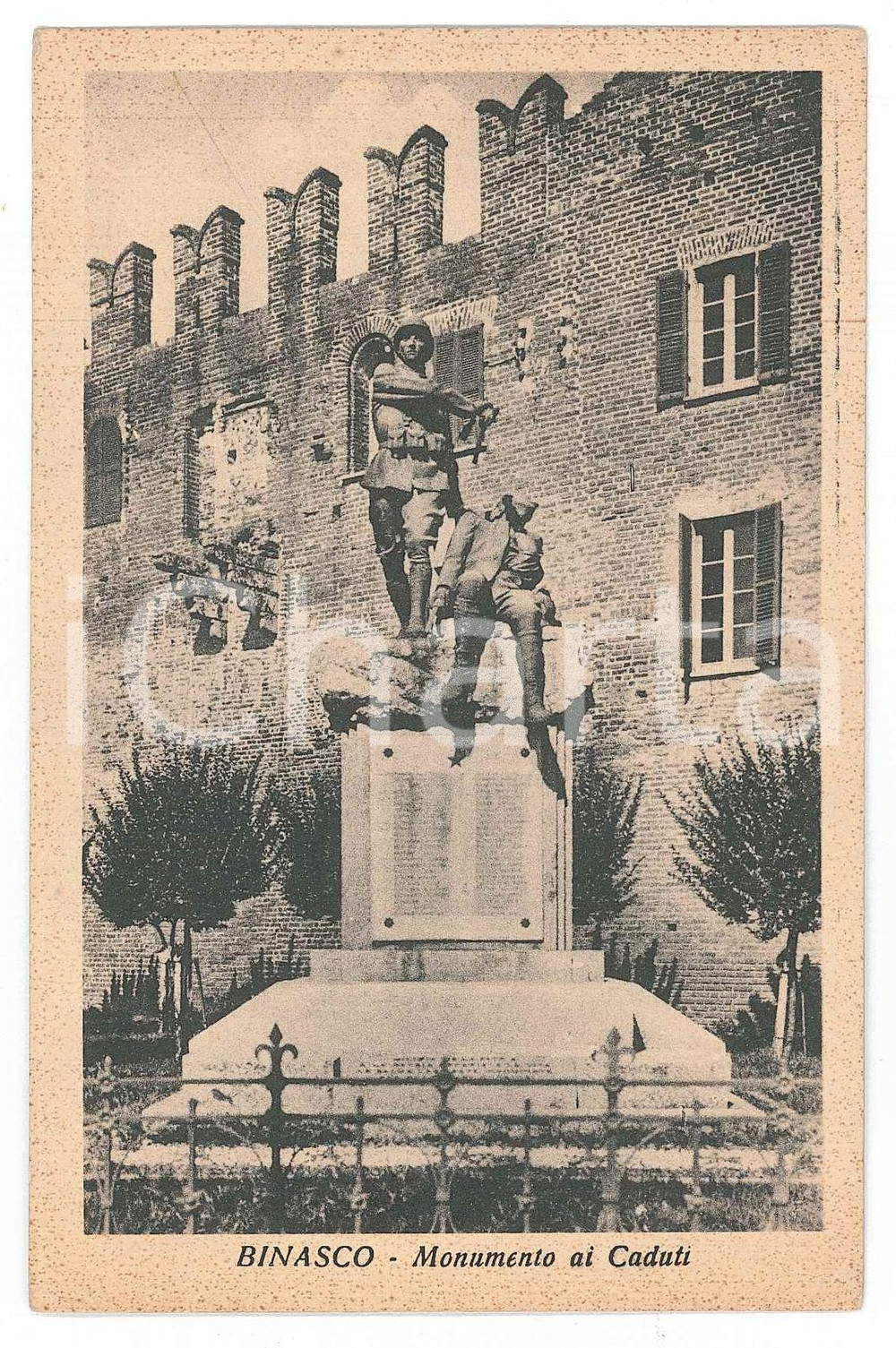 Cartolina originale da collezione 1930 ca BINASCO Monumento ai Caduti  Cartolina FP NV 1