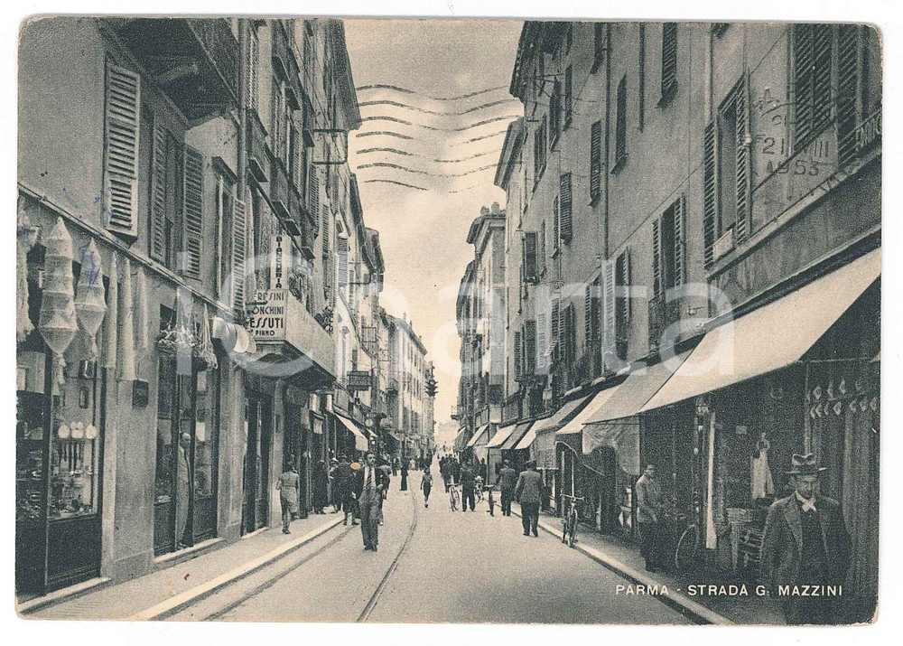 Cartolina originale da collezione 1953 PARMA Passanti in Via Giuseppe Mazzini  Cartolina ANIMATA FG VG 1