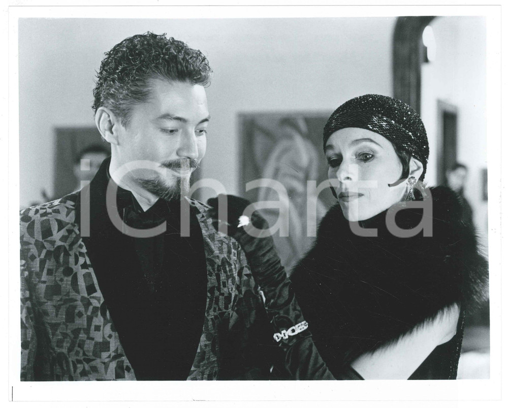 Materiale cinematografico d’epoca 1988 CINEMA  THE MODERNS Geraldine CHAPLINE John LONE Foto 25x20 cm 1
