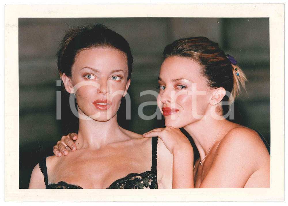 Fotografia d epoca originale 1998 LONDON  MADAME TUSSAUDS  Kylie MINOGUE unveils her new waxwork  Photo 3 1