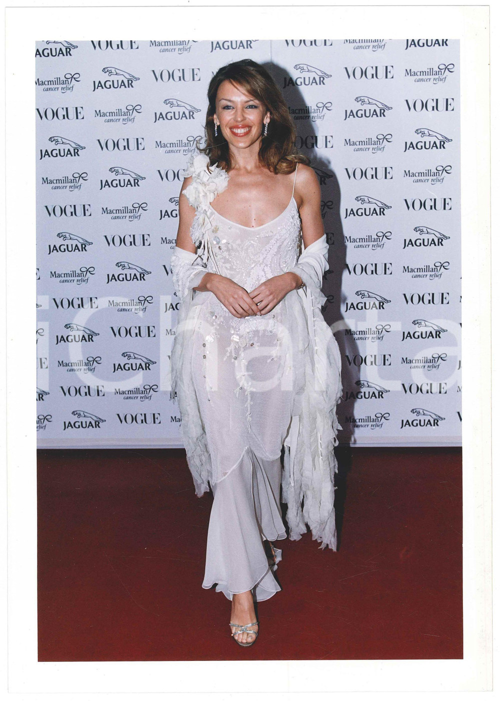 Fotografia d epoca originale 2001 WADDESDON MANOR Kylie MINOGUE attends IT S FASHION gala fundraiser  Photo 1