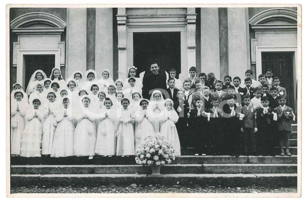 Fotografia d epoca originale 1930 ca VIGEVANO Sacerdote con i bambini della Prima Comunione Foto 18x12 cm 1