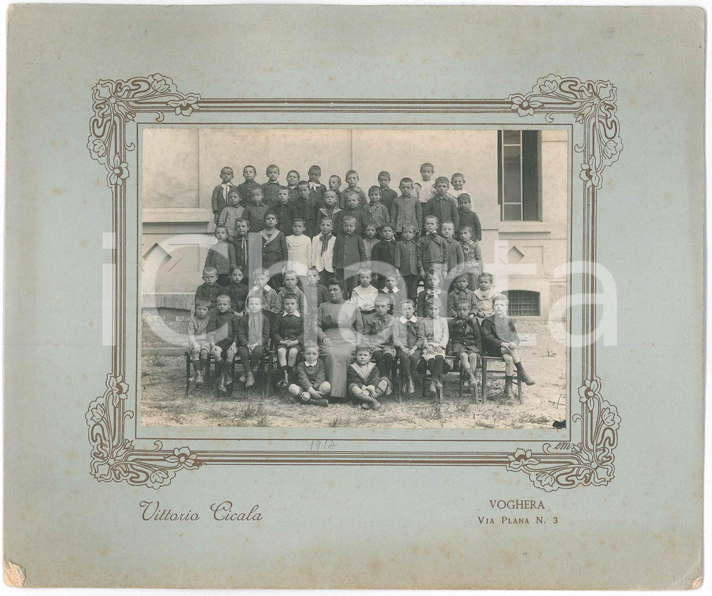 Fotografia d epoca originale 1914 VOGHERA Classe elementare maschile con maestra  Foto Vittorio CICALA 1