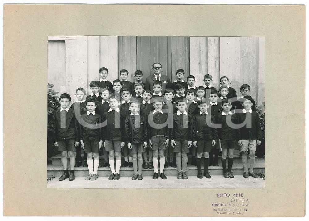 Fotografia d epoca originale 1960 ca STRADELLA Classe elementare con il maestro  Foto PERDUCA & SEGAGNI 1