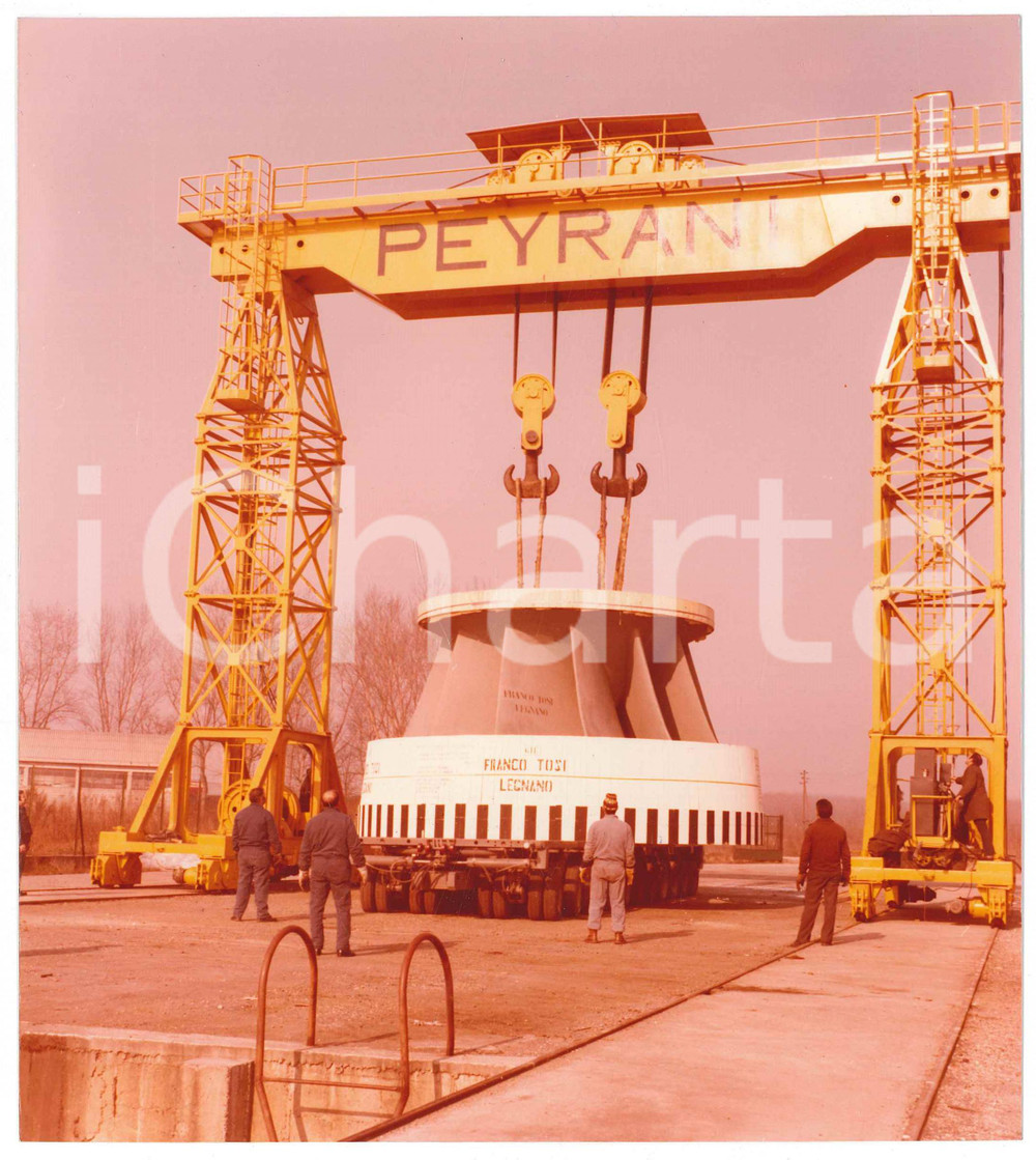 Fotografia d epoca originale 1975 LEGNANO Ditta Franco TOSI  Sollevamento turbina  Gru PEYRANI Foto 1 1