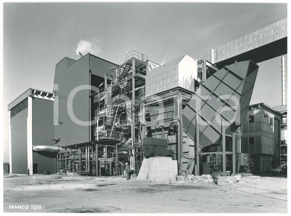 Fotografia d epoca originale 1975 ca s. l.  Ditta Franco TOSI Meccanica LEGNANO  Stabilimento Foto 2 1