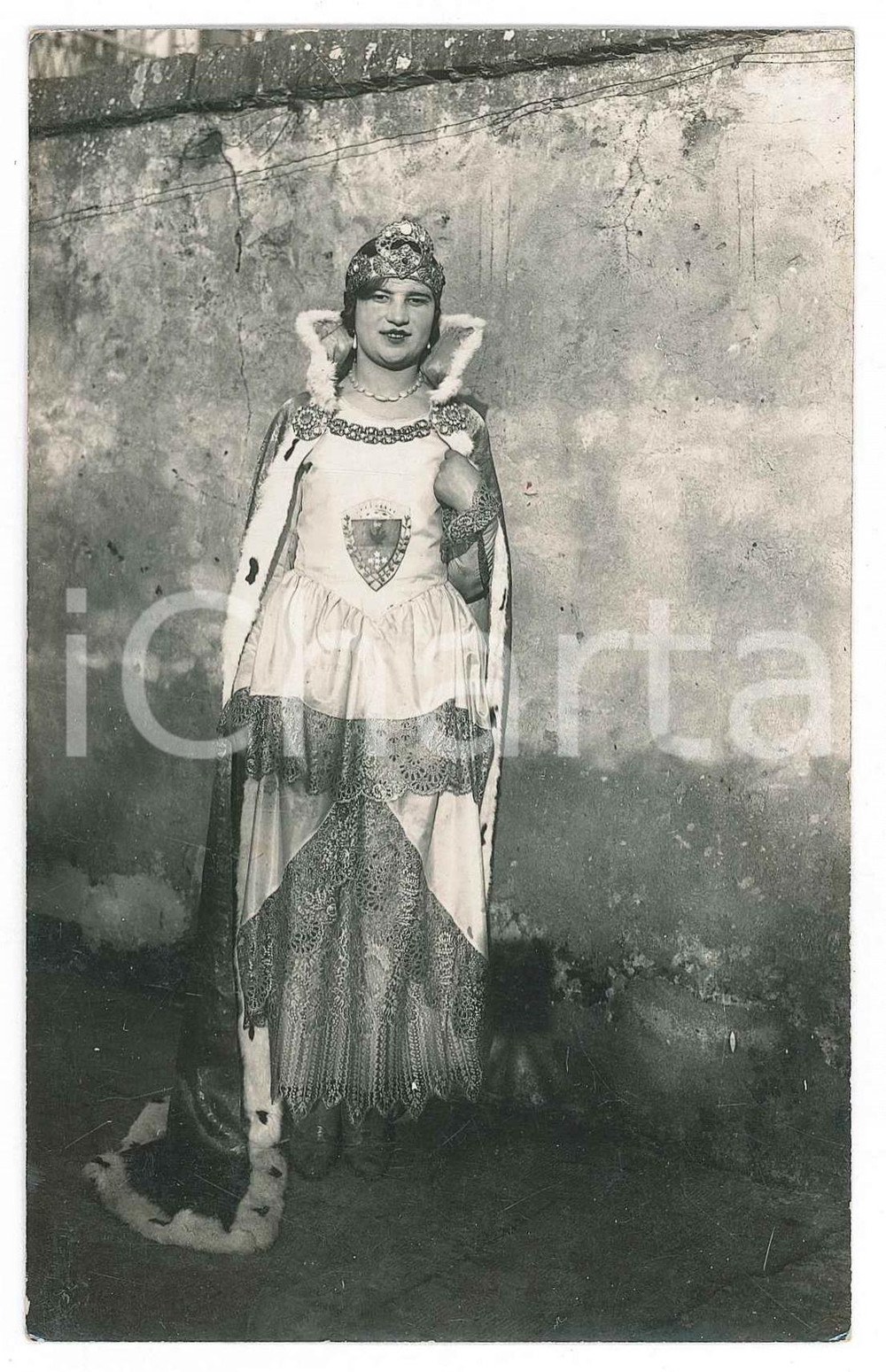 Fotografia d epoca originale 1920 ca STORIA DELLA MODA ITALIA Donna in costume storico  Foto 9x14 cm 1