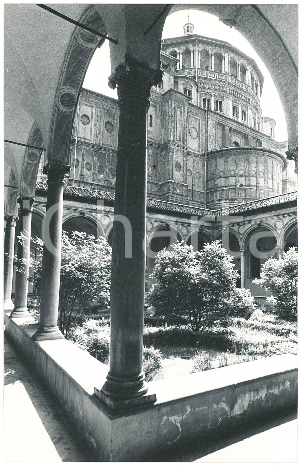 Fotografia d epoca originale 1980 ca MILANO Chiesa di Santa Maria delle Grazie  Chiostrino Foto 20x31 cm 1