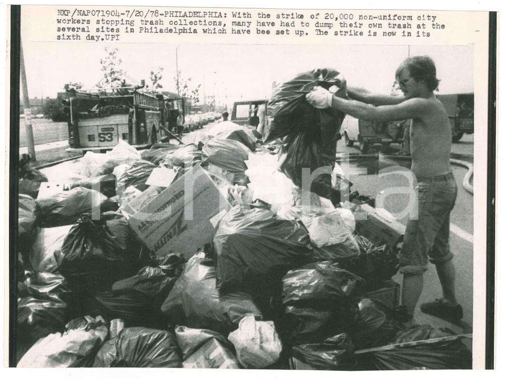 Fotografia d epoca originale 1978 PHILADELPHIA Strike city workers  Trash collection stopped Telefoto 1