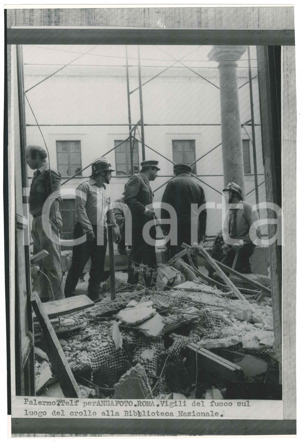 Fotografia d epoca originale 1979 PALERMO Crollo Biblioteca Regione Siciliana  Vigili del Fuoco Telefoto 1