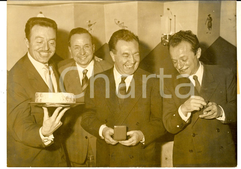 Fotografia d epoca originale 1958 PARIS Prix dessins humour  BARBEROUSSE, Marino ALBERINI, BELLUS et GUS 1