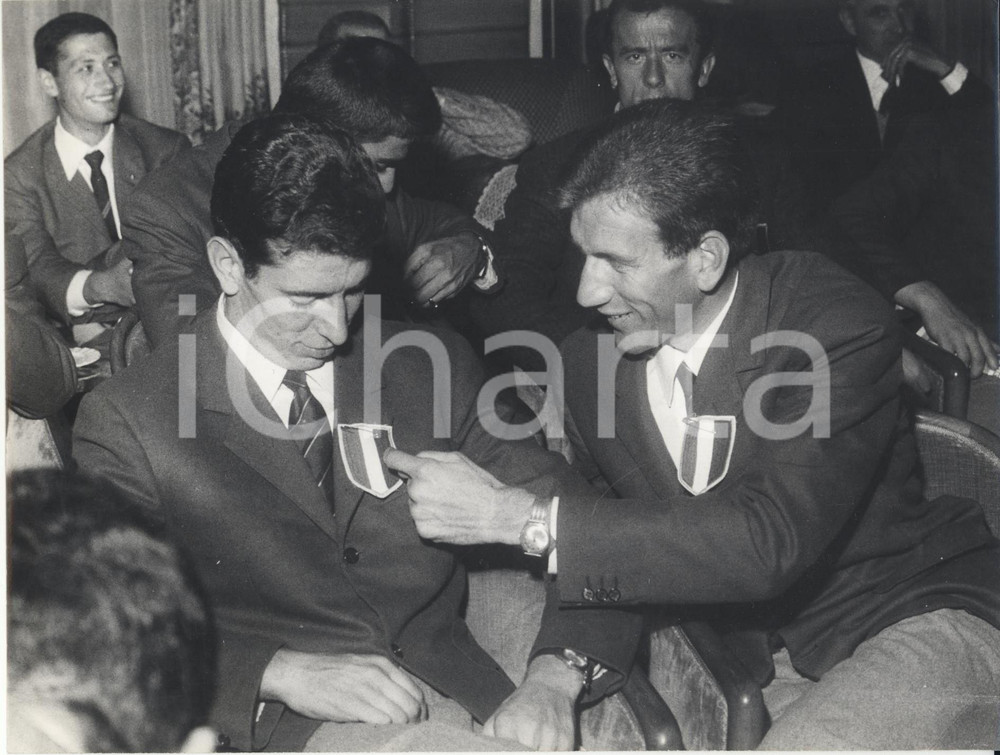 Fotografia d epoca originale 1960 ca MILANO CICLISMO Ritratto Giuseppe BEGHETTO Foto 24x18 cm 1