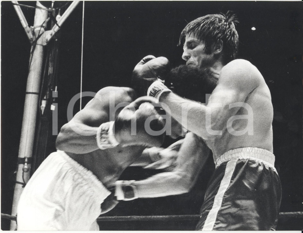 1967 NEW YORK BOXE Emile GRIFFITH colpisce Nino BENVENUTI con una testata *Foto 
