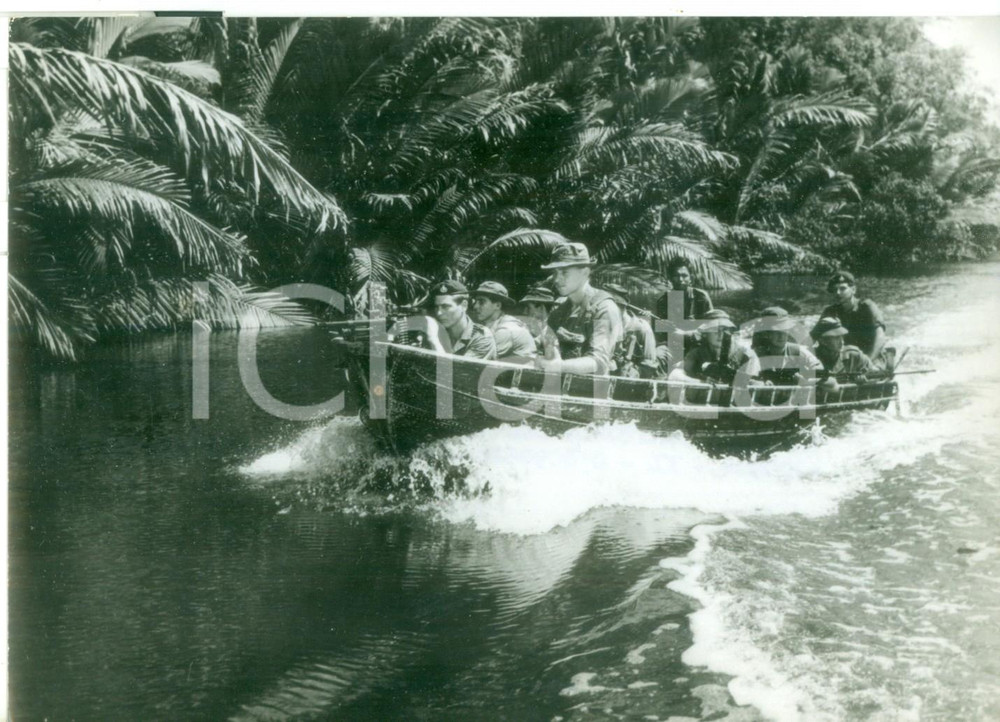 Fotografia d epoca originale 1964 SABAH FIUME SERUDONG Conflitto IndonesiaMalesia  Truppe commando inglese 1