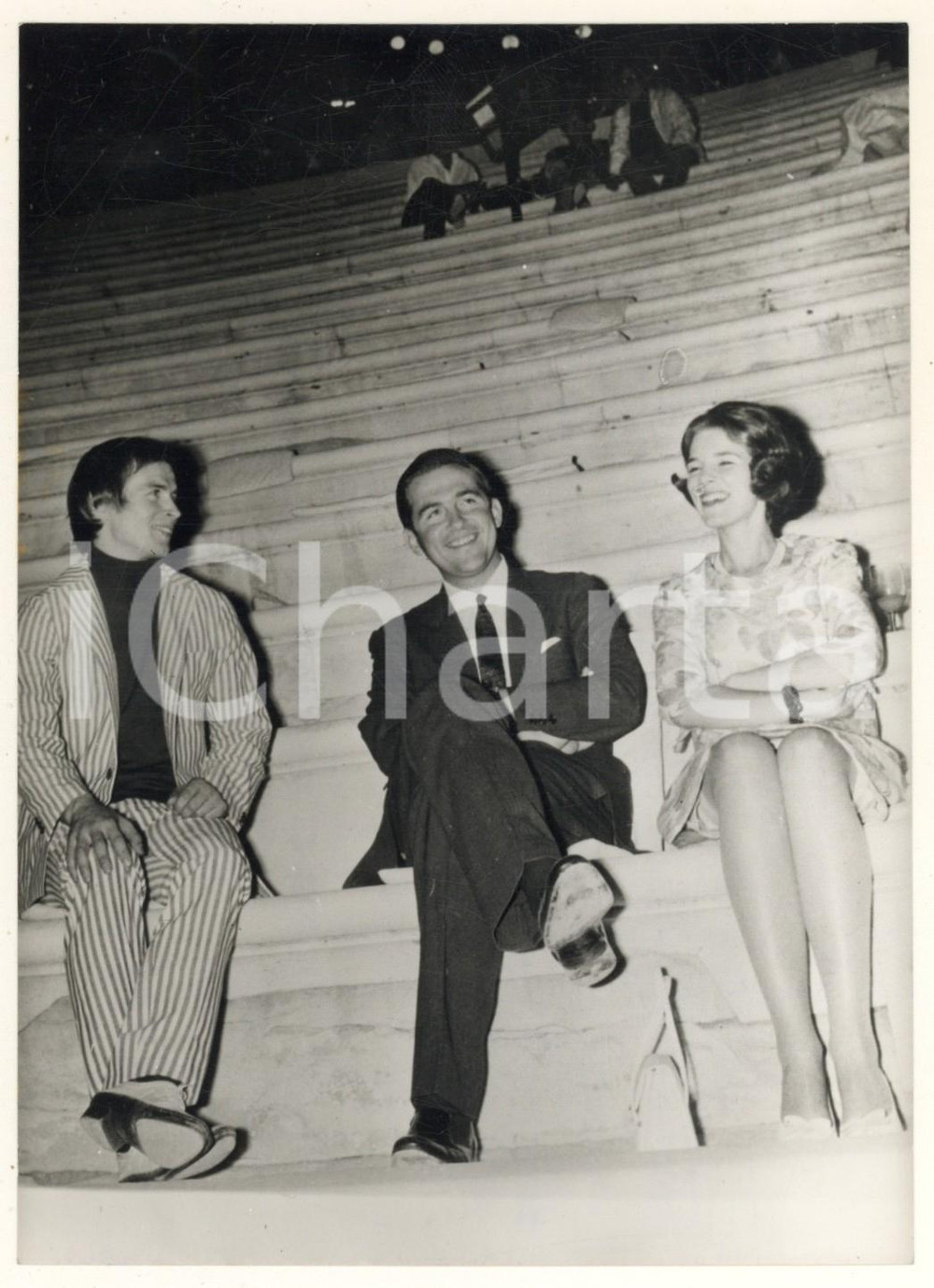 Fotografia d epoca originale 1966 ATENE Rudolf NUREYEV con Costantino di GRECIA e Annamaria in minigonna FOTO 1