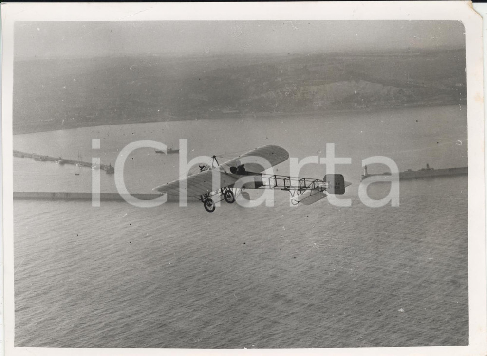 Fotografia d epoca originale 1955 CALAIS TO DOVER Jean SALIS crossing Channel in BLERIOT aircraft  Photo 1