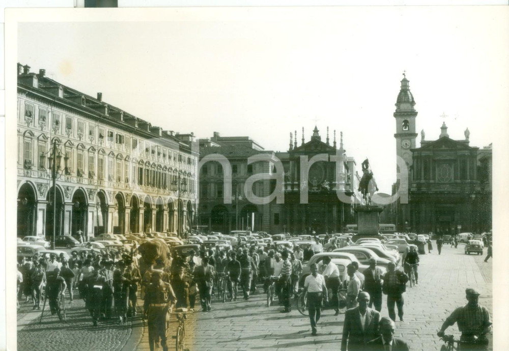 Fotografia d epoca originale 1959 TORINO Piazza San Carlo  Arrivo dell elefante JUMBO Foto 18x13 cm 1