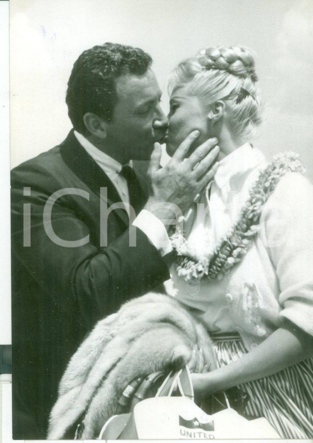 1960 ROMA CINEMA L'attore Cameron MITCHELL con la moglie Lissa *Foto 13x18 cm