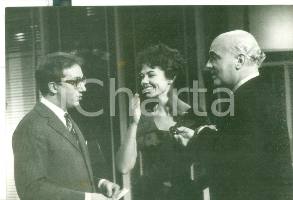 Fotografia d epoca originale 1958 MILANO Mike BONGIORNO con Giorgia MOLL e Gino BECHI a LASCIA O RADDOPPIA 1