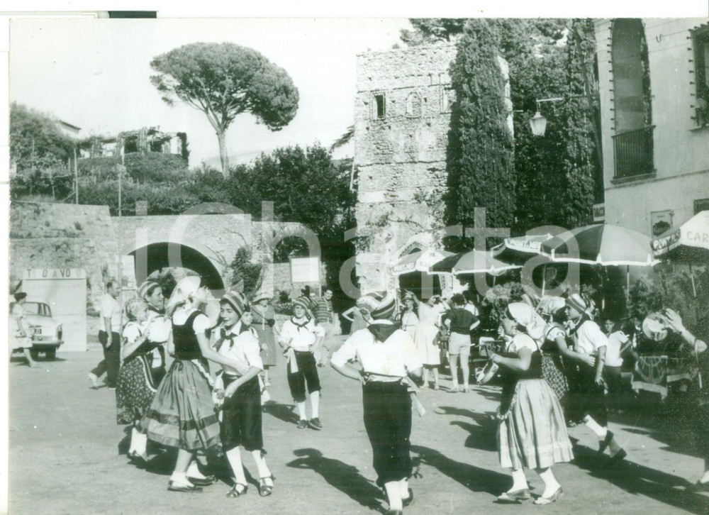 Fotografia d epoca originale 1962 RAVELLO Danze tradizionali in occasione del soggiorno di Jacqueline KENNEDY 1