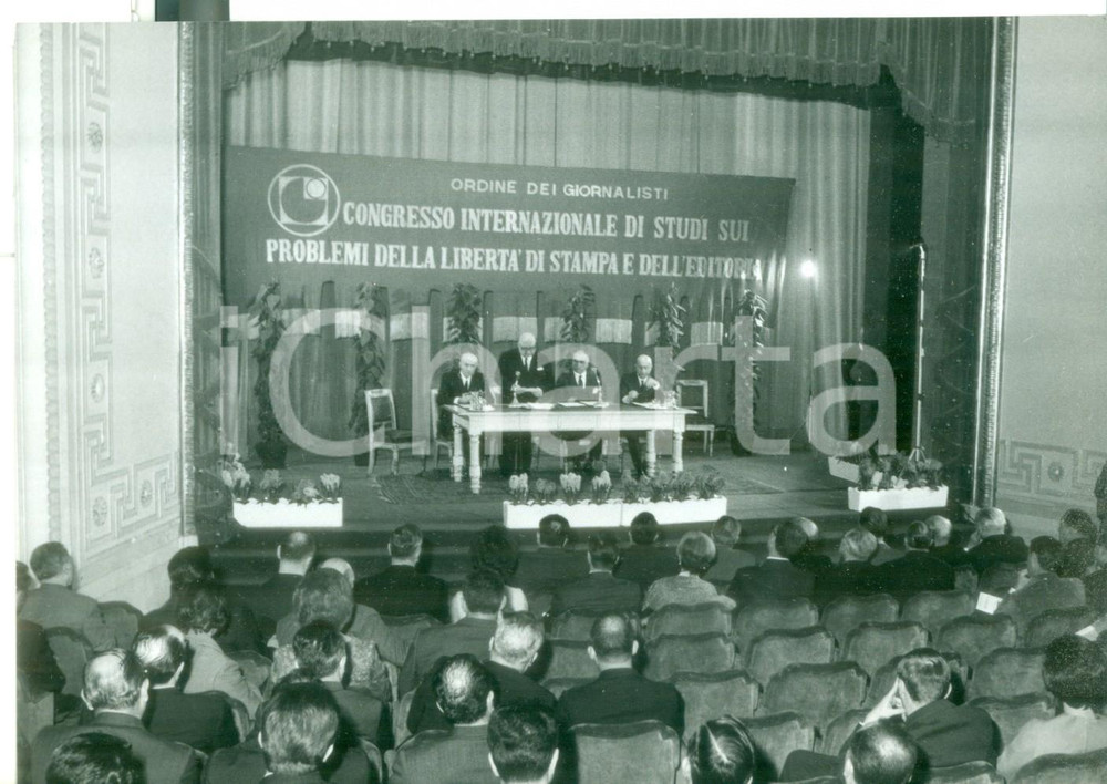 Fotografia d epoca originale 1968 MILANO PICCOLA SCALA Congresso Studi Libertà di Stampa  On. Guido GONNELLA 1