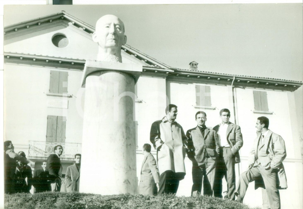 Fotografia d epoca originale 1957 PONTECCHIO Nazionale italiana di CALCIO visita casa di Guglielmo MARCONI 1