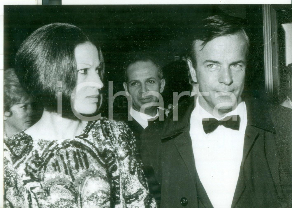 Fotografia d epoca originale 1967 NEW YORK Silvana MANGANO e Franco ZEFFIRELLI alla prima di CAMELOT  Foto 1