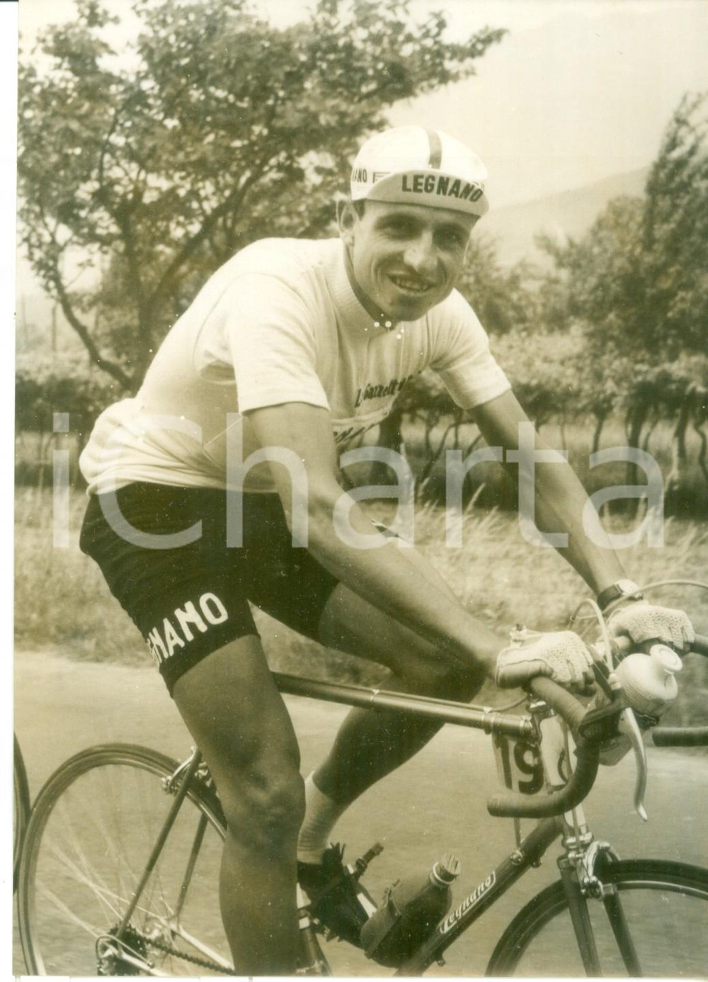 Fotografia d epoca originale 1957 GIRO D ITALIA 20 tappa CICLISMO Ercole BALDINI in una fase della gara Foto 1