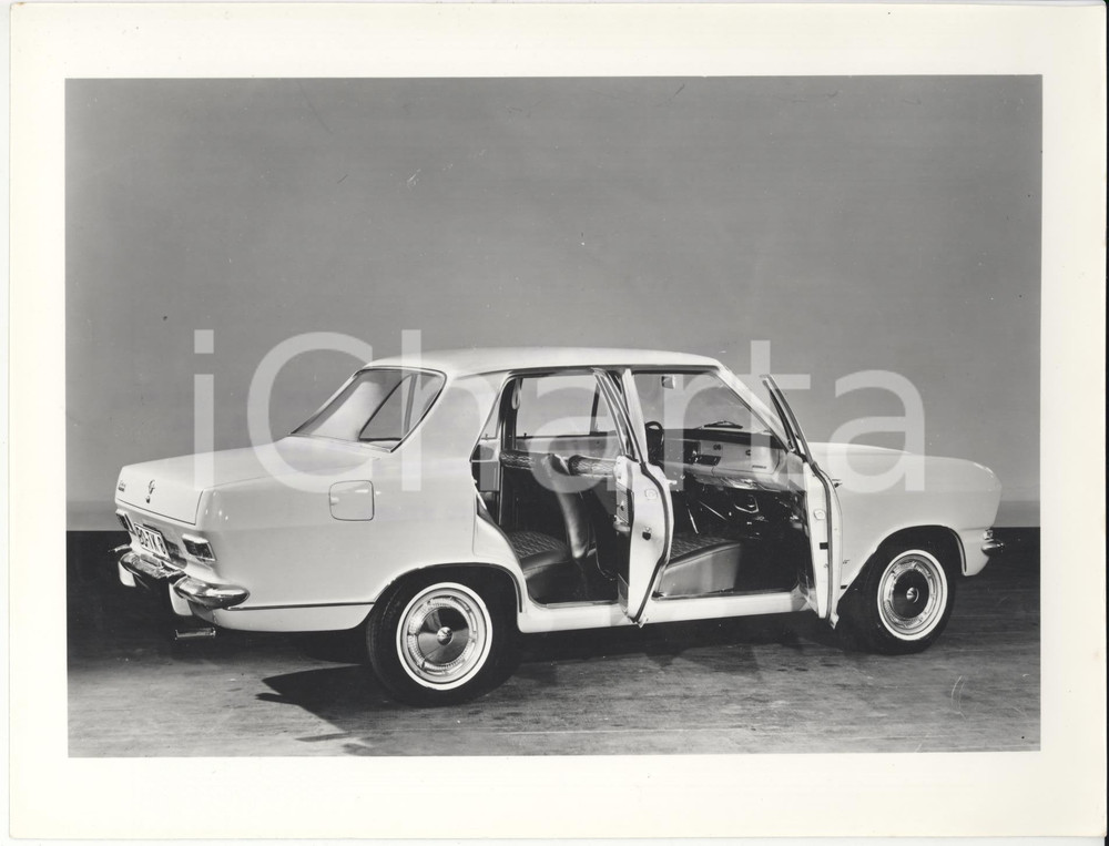1965 ROMA Hotel Hilton Cavalieri - La nuova KADETT 1100 cc della gamma OPEL 