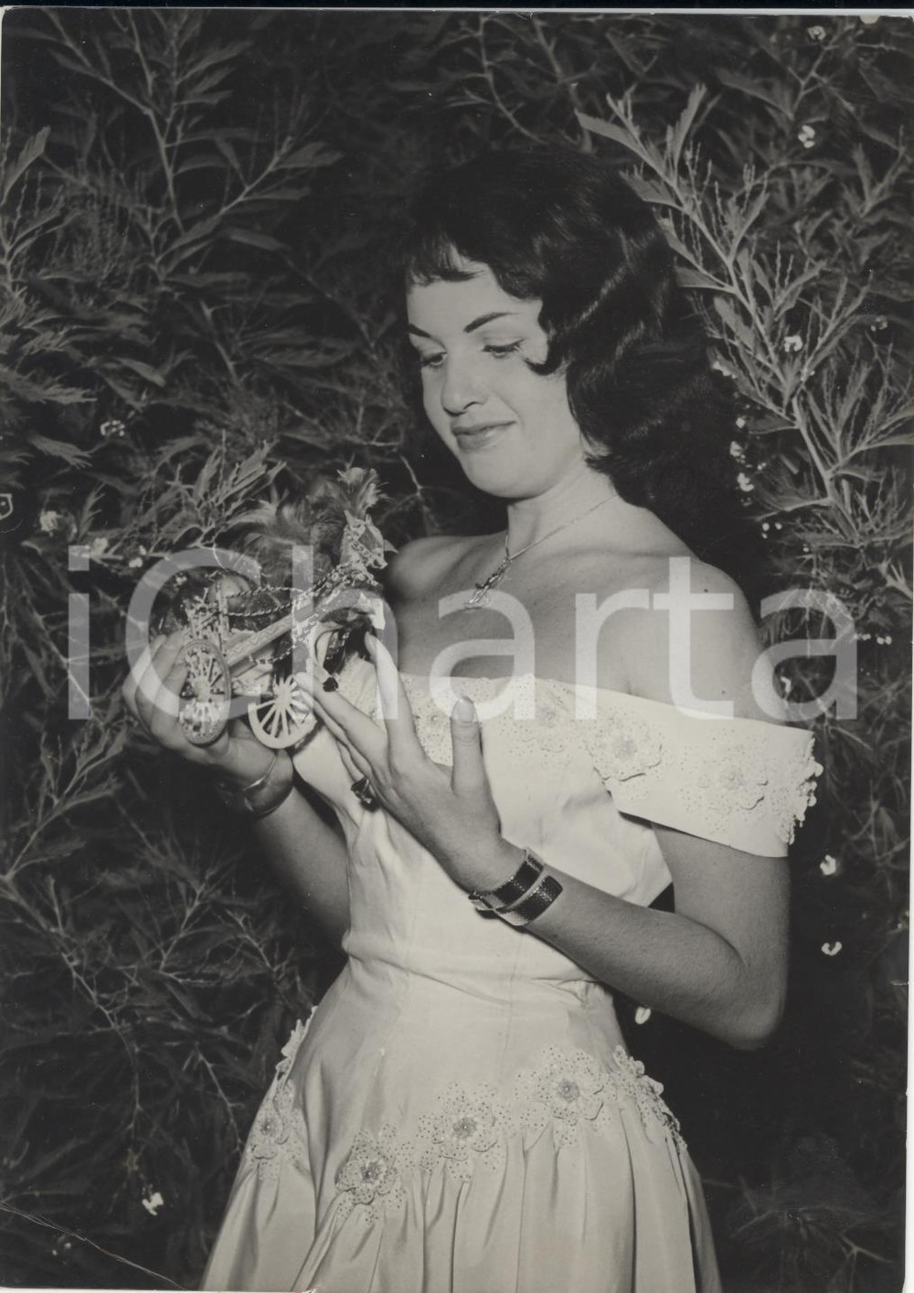 Fotografia d epoca originale 1955 PALERMO Selezione MISS ITALIA  Gabriella PALAZZOLI con carretto siciliano 1