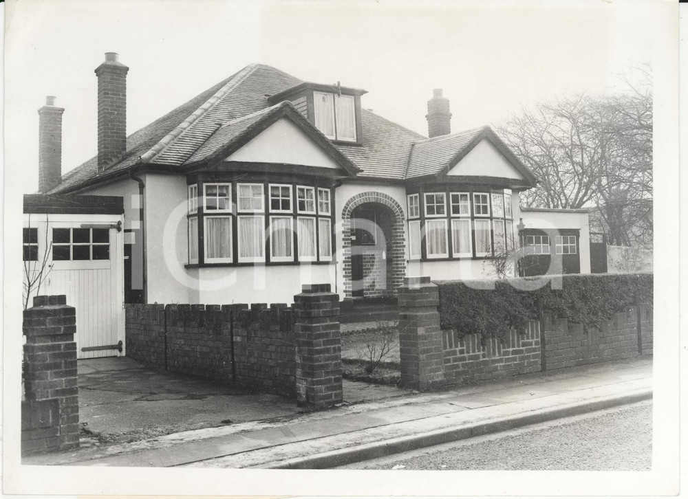 Fotografia d epoca originale 1955 ca RUISLIP LONDON MI5 Spies Case  Peter KROGERS  home Photo 20x15 cm 1