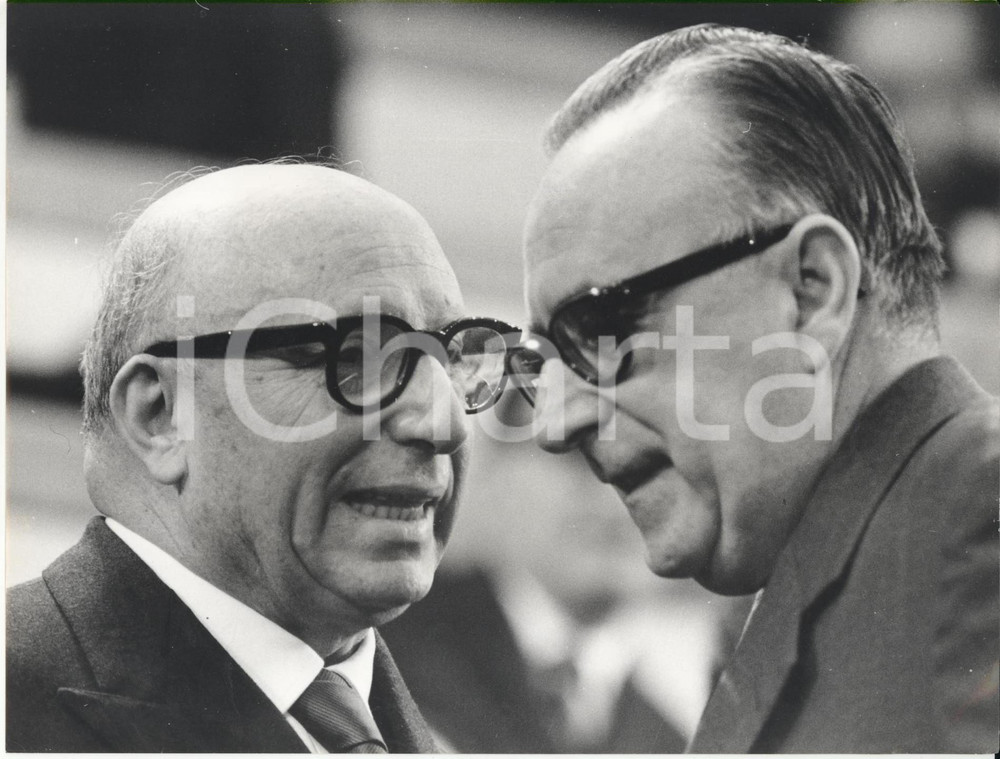Fotografia d epoca originale 1967 MILANO X Congresso DC  Mario SCELBA Mariano RUMOR Foto 24x18 cm 1