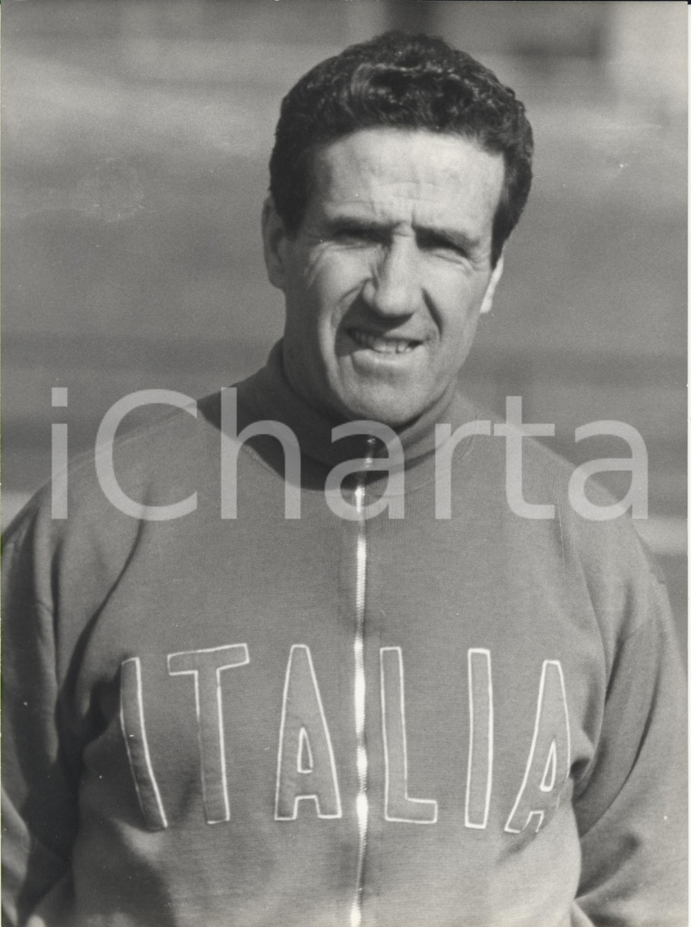 Fotografia d epoca originale 1967 APPIANO GENTILE Helenio HERRERA con la tuta della NAZIONALE ITALIANA Foto 1