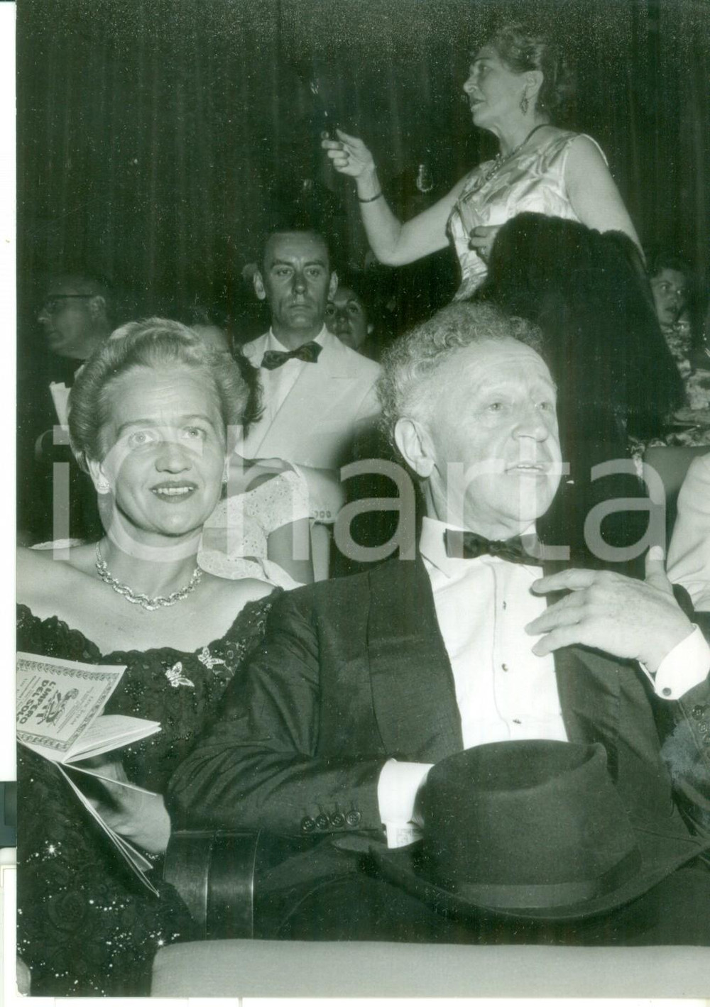 Fotografia d epoca originale 1956 VENEZIA Inaugurazione Festival del Cinema  Arthur RUBINSTEIN con la moglie 1