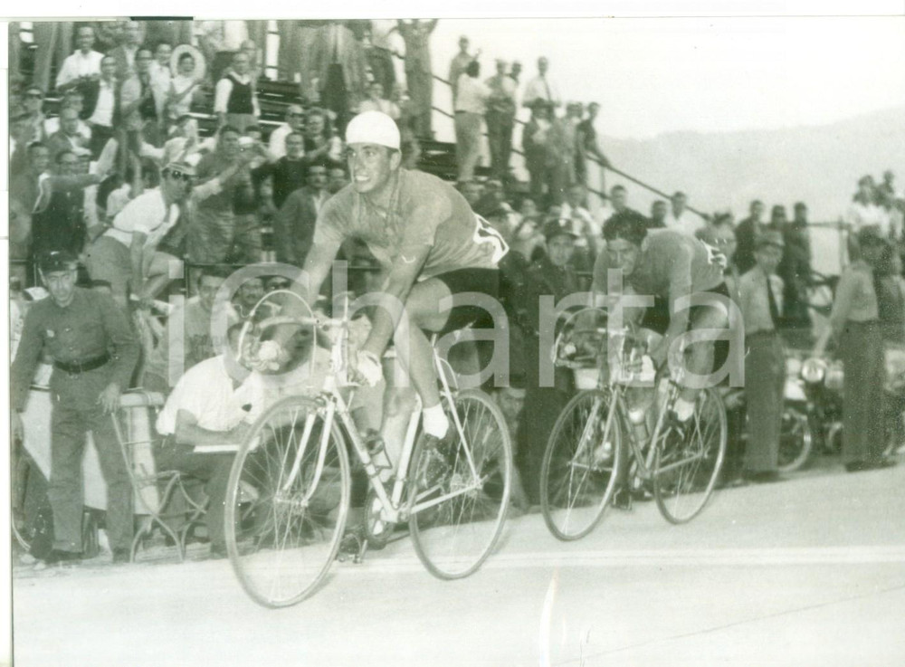 Fotografia d epoca originale 1953 LUGANO CICLISMO Campionato Mondiale Dilettanti  Arrivo Riccardo FILIPPI 1