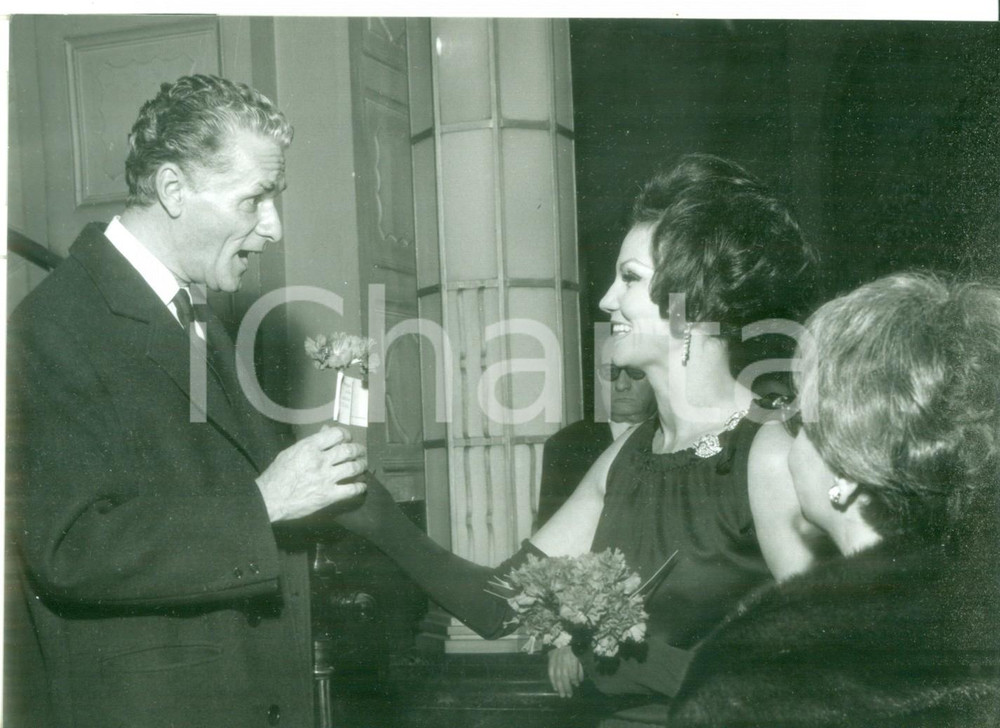 Fotografia d epoca originale 1950 ca MILANO TEATRO ODEON  In memoria di una signora amica  Giovanna RALLI 1