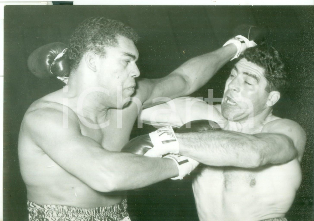 Fotografia d epoca originale 1957 BOLOGNA PUGILATO  Incontro Franco CAVICCHI  Max BRIANTO Foto 18x13 1