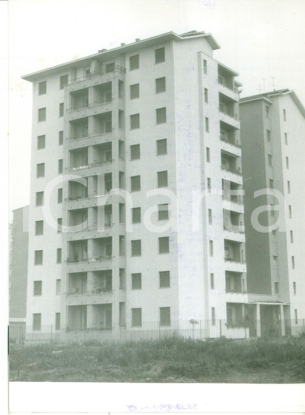 Fotografia d epoca originale 1959 MILANO via Felice Orsini  Stabile di 8 piani pericolante evacuato  Foto 1