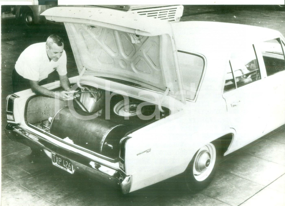 Fotografia d epoca originale 1968 SAN DIEGO Gas & Electric  CHRYSLER VALIANT SALOON modificata a gas  Foto 1